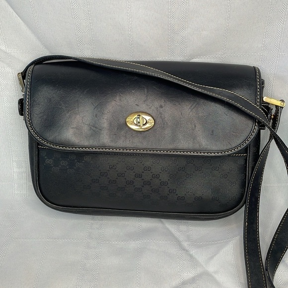Vintage Gucci Black Monogram GG Leather Flap Turnlock Crossbody Bag - Picture 1 of 17